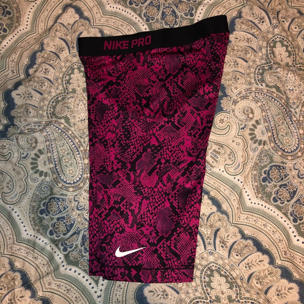 NWOT Nike Pro Biker Shorts